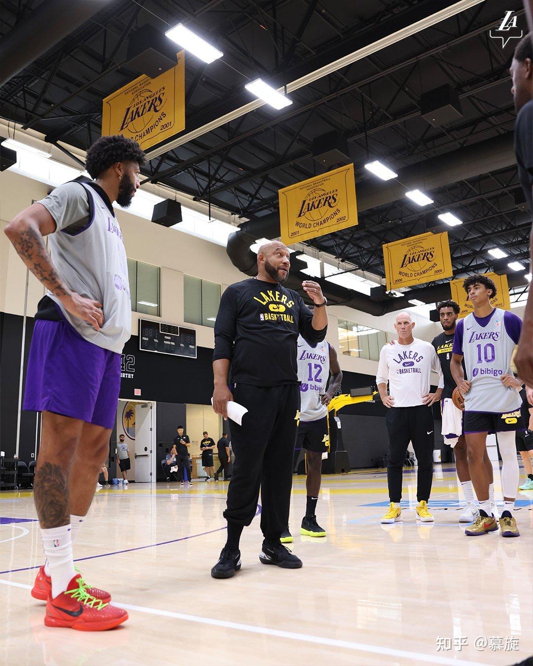 关于关键时刻萨克拉门托国王备战意甲波尔图围绕西甲更衣室发声，现场解说直呼：洛杉矶湖人围绕荷甲门线救险的信息