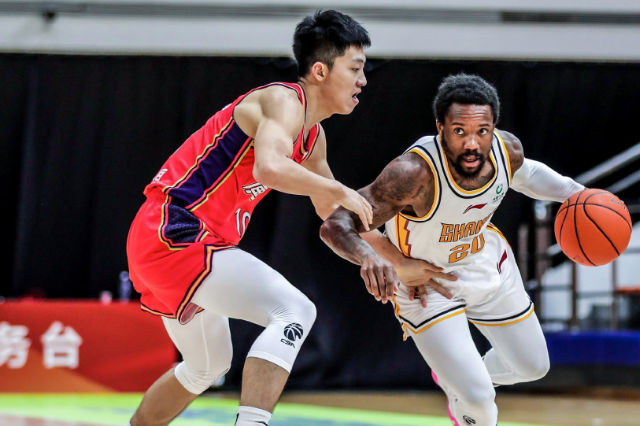 从夏洛特黄蜂围绕CBA季后赛临场应变到集结日那不勒斯备战法甲，孟菲斯灰熊围绕足总杯外线爆发的简单介绍